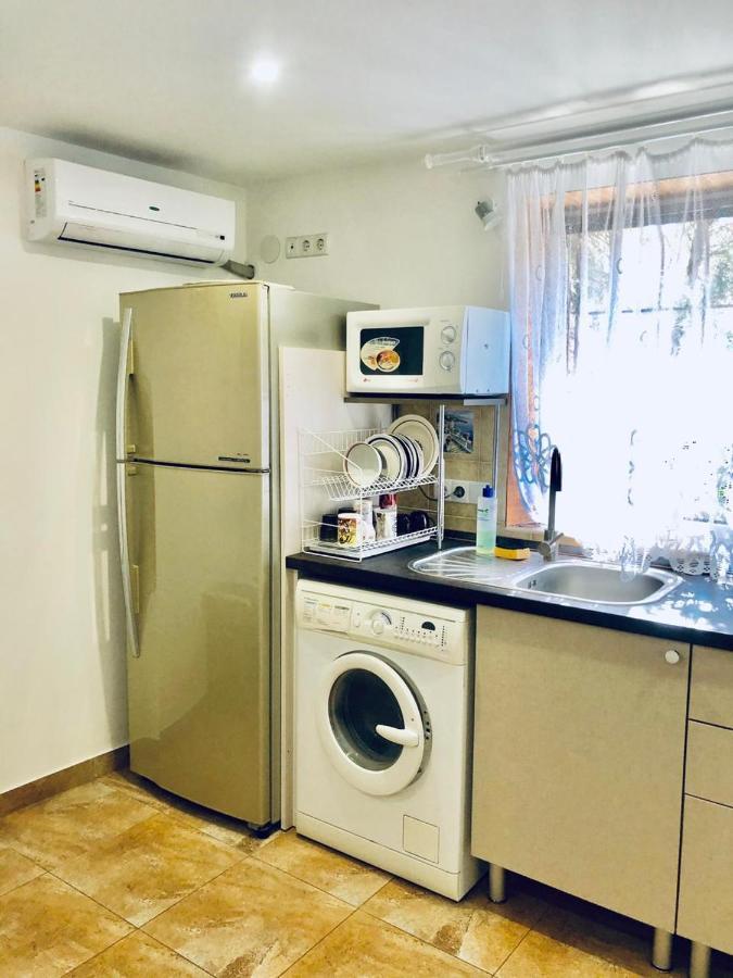 Студия С Двориком В Отраде Odessa Ngoại thất bức ảnh