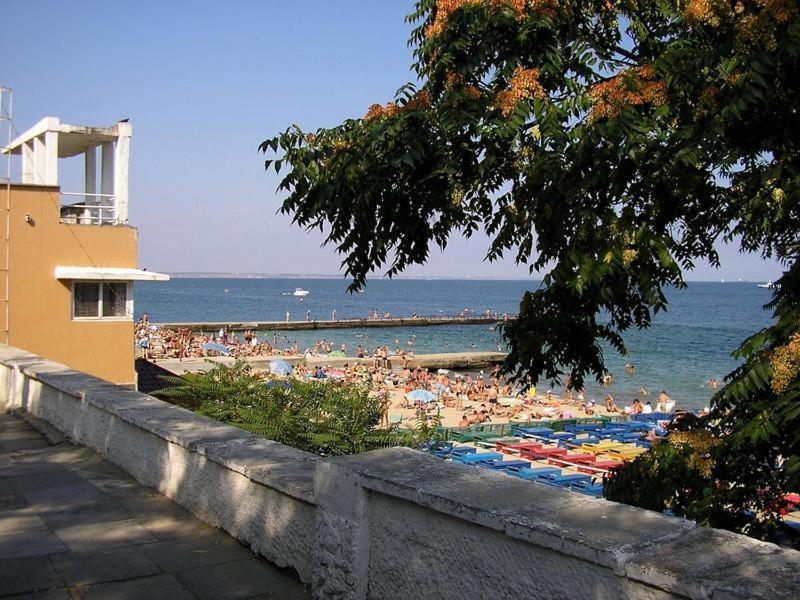 Студия С Двориком В Отраде Odessa Ngoại thất bức ảnh