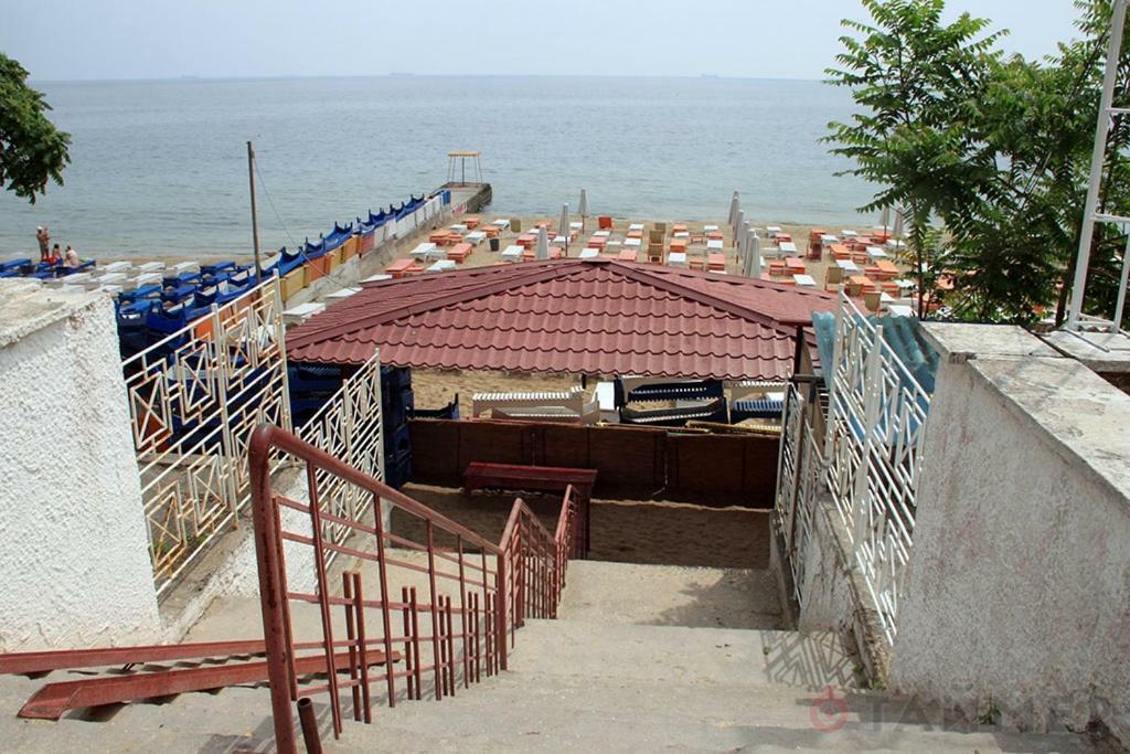 Студия С Двориком В Отраде Odessa Ngoại thất bức ảnh